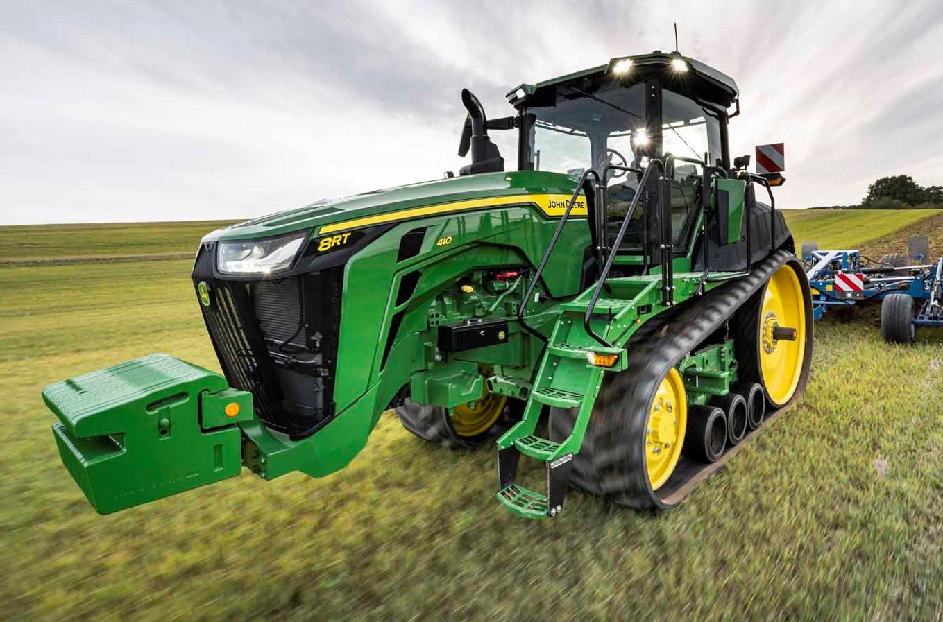 Tractors John Deere On Track With Its New 8r Series The Scottish Farmer